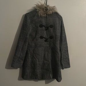 New With Tags Charlotte Russe Houndstooth Print Coat with Furry Hood Size Medium